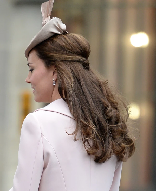 Η Catherine Middleton προτείνει το πιο απλό και καθημερινό χτένισμα 