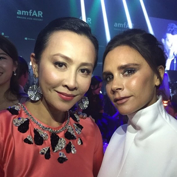 H Victoria Beckham αναστατώνει το Hong Kong