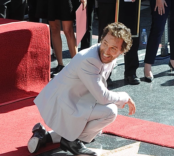 O Matthew McConaughey με την οικογένειά του στo Walk of Fame - εικόνα 2