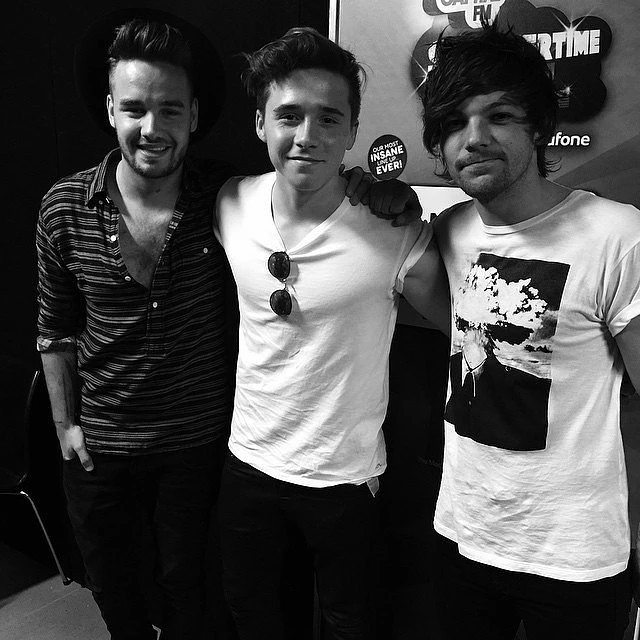 Ο Brooklyn Beckham ποζάρει στο Instagram με τους One Direction - εικόνα 2