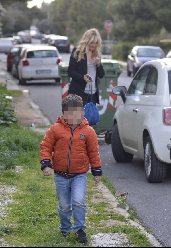 Φαίη Σκορδά: Χαλαρές και τρυφερές στιγμές με τον γιο της, Γιάννη - εικόνα 7