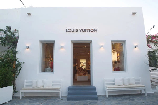 Louis Vuitton pop up store Mykonos 02