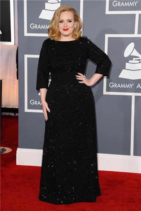 Adele: "Την βραδιά των Grammy φορούσα 3 με 4 κορσέδες"